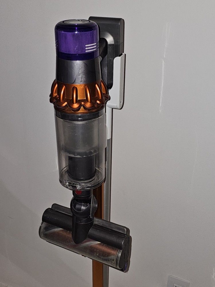 Dyson SV14 Cordless Stick Vacuum Cleaner PLUS Dyson Floor Docking Station