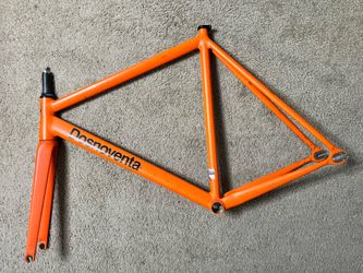Dosnoventa Detroit Orange Army
