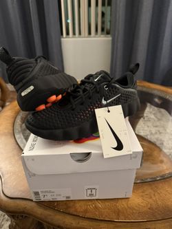 Nike Mind 002 Black Hyper Crimson 