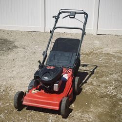 Lawn mower / Cortacésped