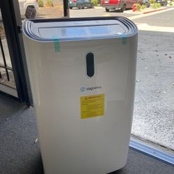 New - Complete 14,000 BTU Portable Air Conditioners Cool Up to 700 Sq.Ft, Swing Fans, Cool, Heat, Dehumidifier & Fan 4 in 1