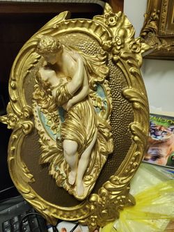 Set Of 2 Wall Antique Figurines Beautiful And In Good Condition