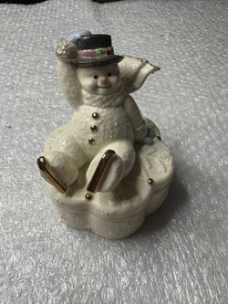 Lenox winter Wonderland snowman music box