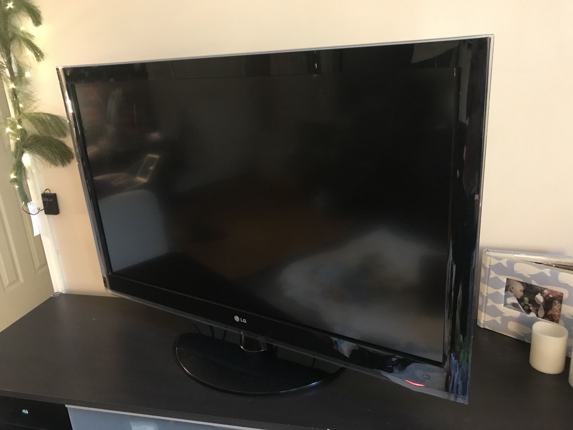 47” LG Flatscreen TV