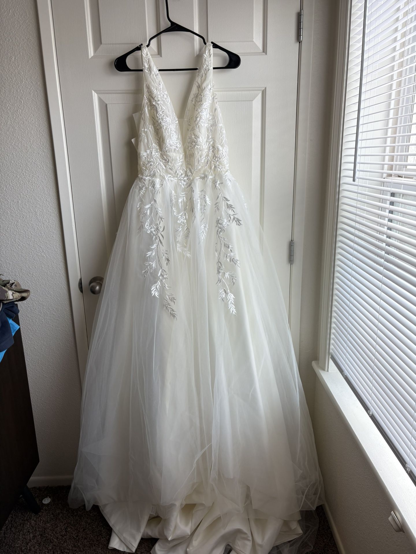 Lace Wedding Dress Brand New