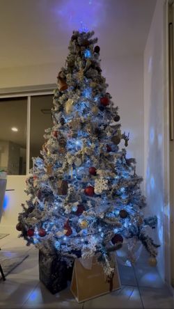 Complete Christmas Decoration Package – Tree, Garland, Outdoor Decor & Lights