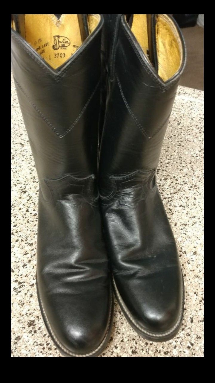 Ladies size 7 Roper boots