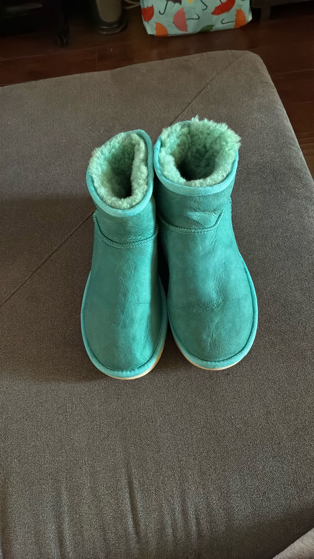 IGG turquoise low boots size 8