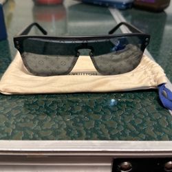 Louis Vuitton Waimea Square Sunglasses