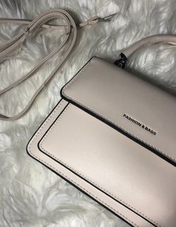 Fashion & Bags white purse, new never used