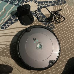 Roomba Vacuum Cleaner Model 676 