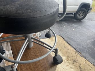 Swivel Garage Work Seat 