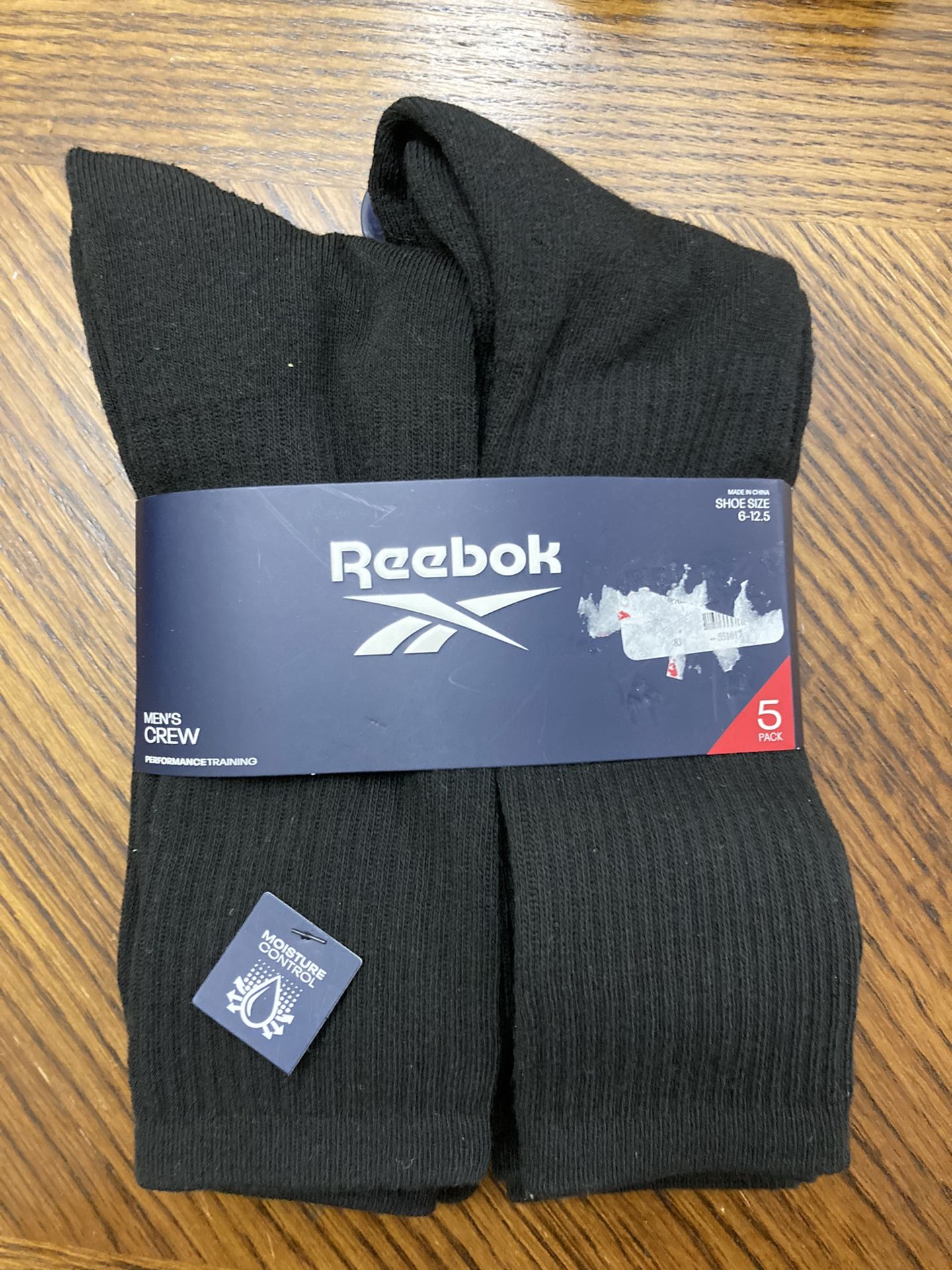NWT Reebok Men’s  Crew Socks 6 pairs 