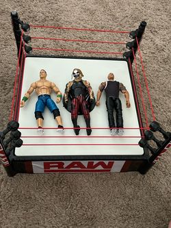WWE RAW Wrestling Ring with 3 Action Figures