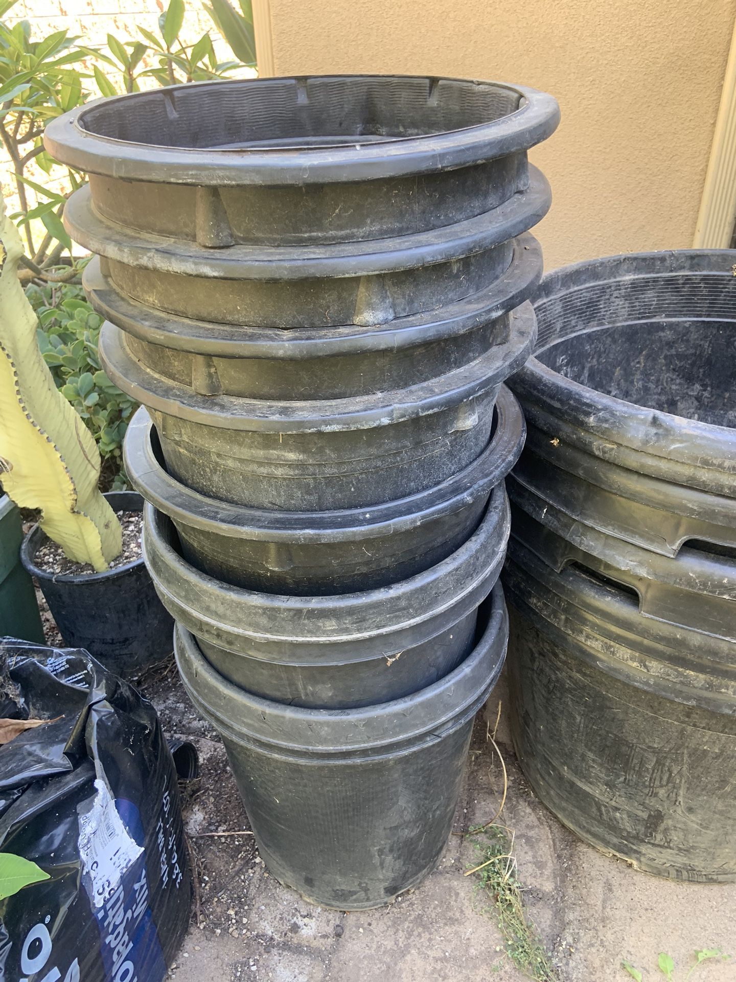 15 Gallon Plastic Nursery Pots for Sale in Chula Vista, CA OfferUp