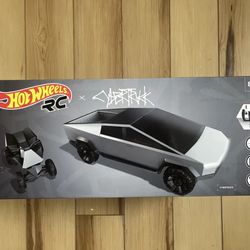 Hot Wheels Tesla R/C 1:10 Tesla Cybertruck & Cyberquad Included