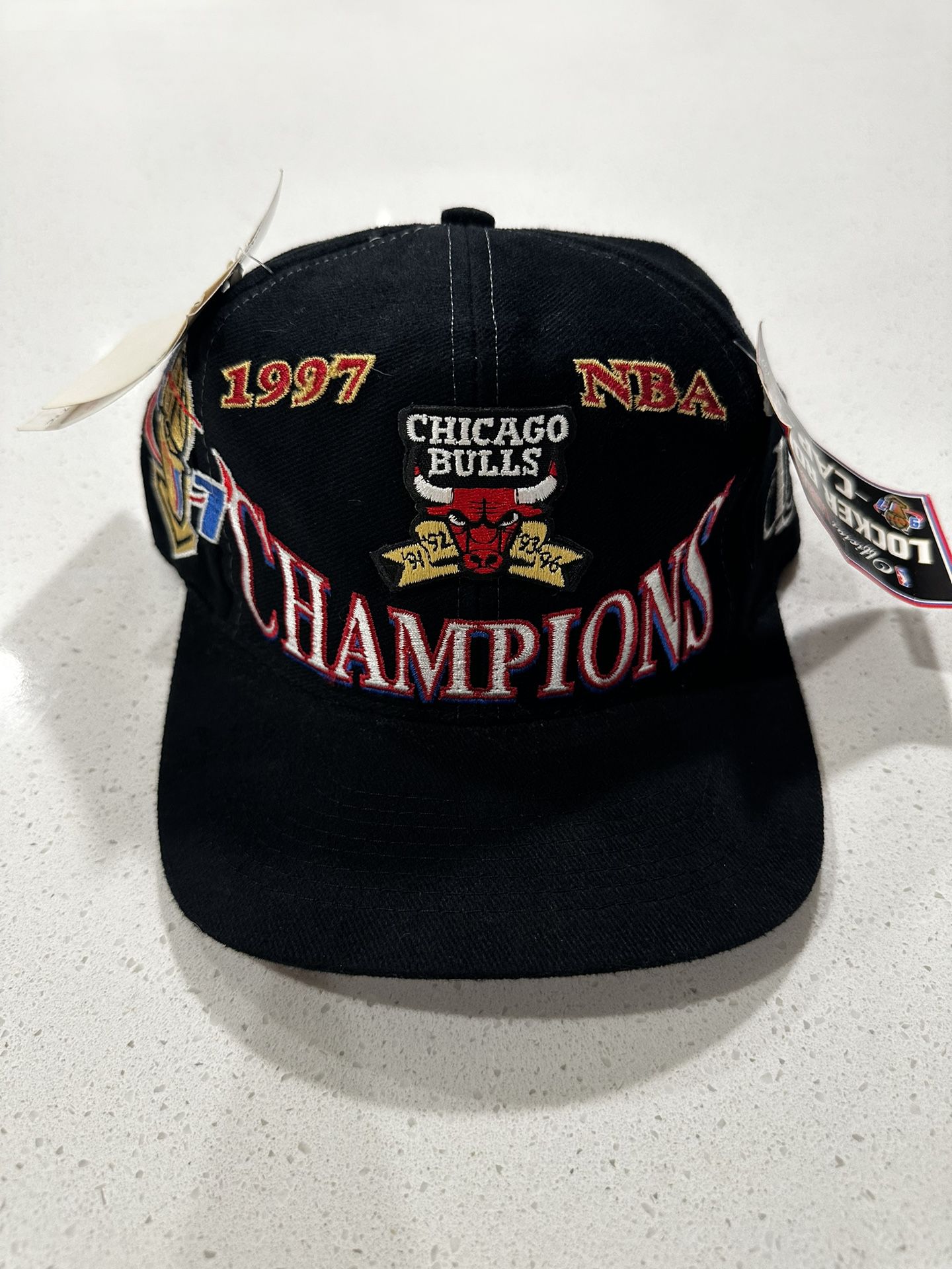 Chicago Bulls 1997 Locker Room Hat for Sale in Corona, CA - OfferUp