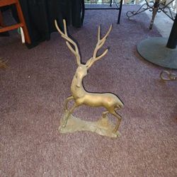 Outdoor deer decor