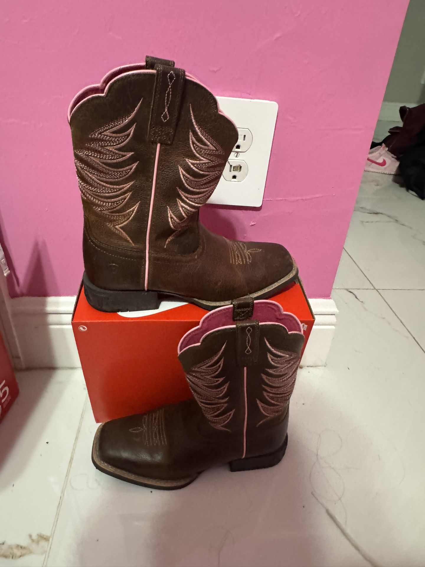 Girl Ariat Boots
