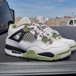 Women's Jordan Retro 4 Seafoam 6.5