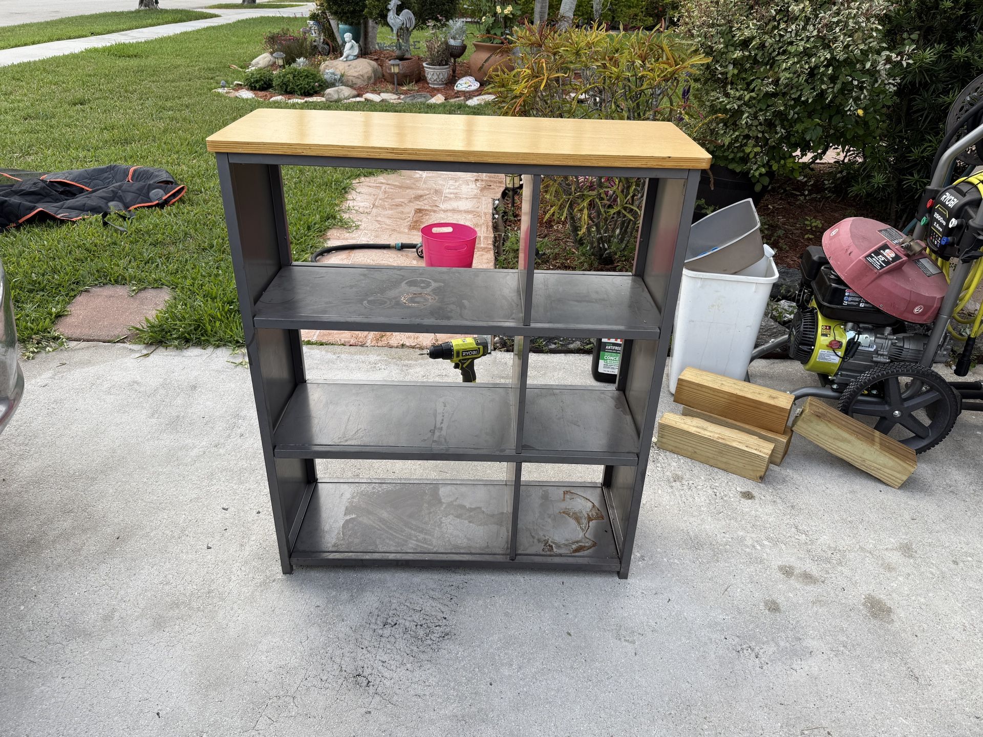 🪵 Industrial Metal & Wood Shelf Unit