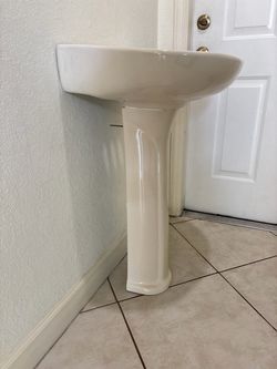 Ceramic Pedestal Bathroom Sink