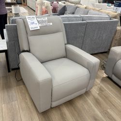 Costco Wren Zero Gravity Power Recliner 
