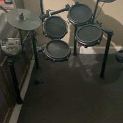 Alesis Drum Kit