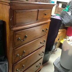 Basic cheap dresser