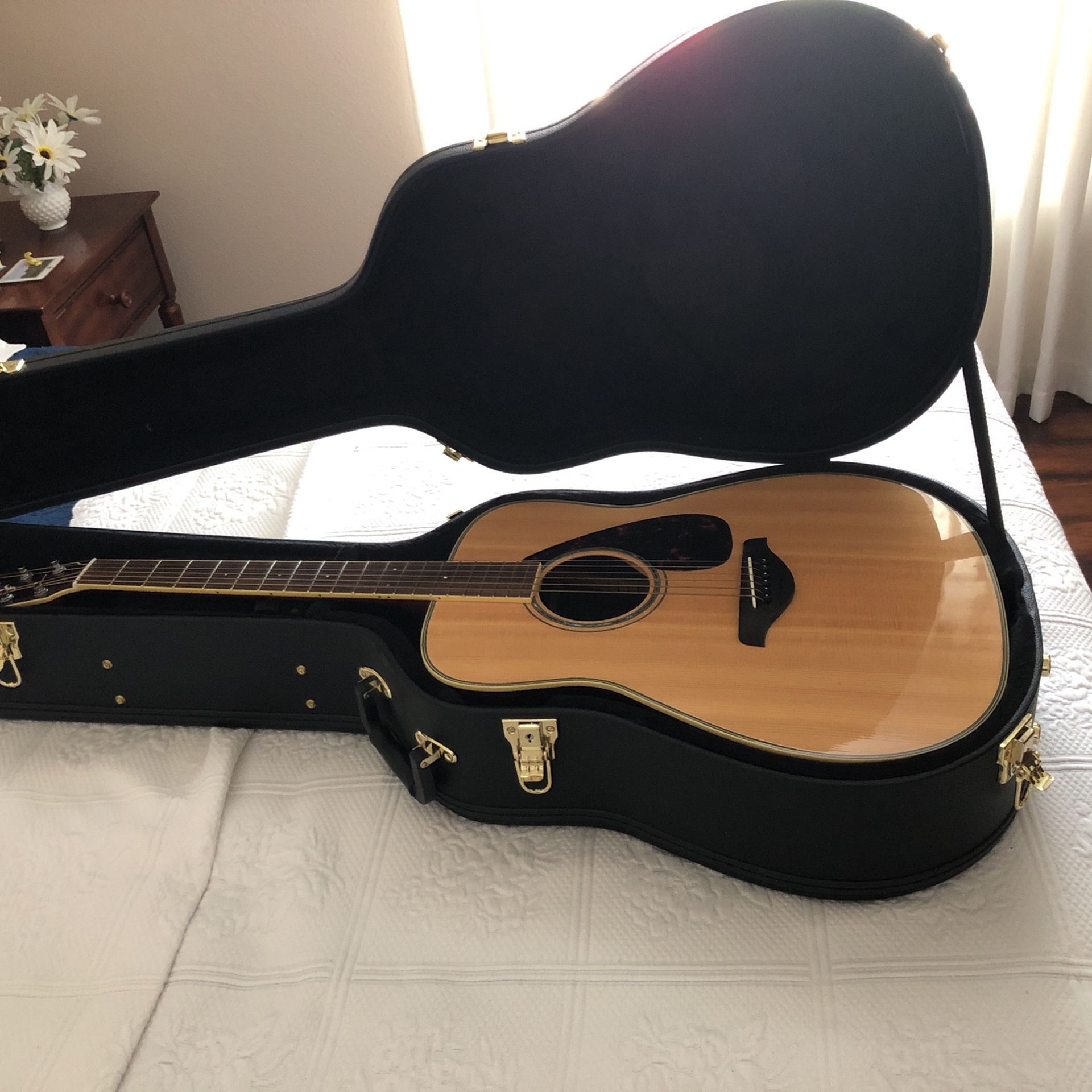 Yamaha FG830 