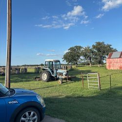 5600 Ford Tractor I'm Typing