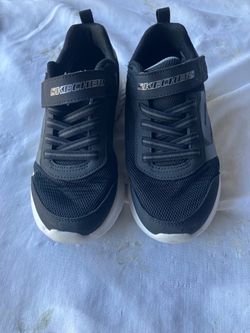 Boys Skechers shoes size 3.5