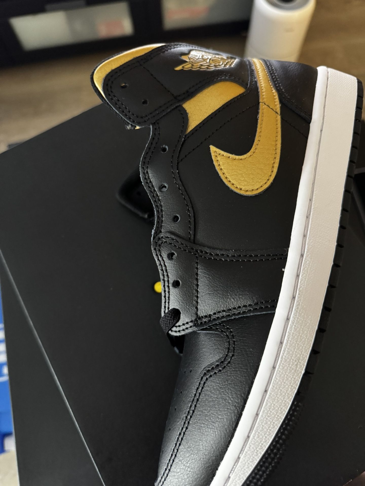 Jordan 1 Mid
