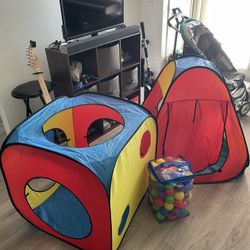 Play Pen With Bag of Balls