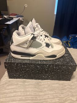 Jordan 4 ‘Military Black’