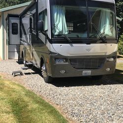 2007 Southwind by Fleetwood 32 foot motor home