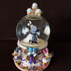 Disney Mickey Mouse & Minnie Mouse musical wedding snow globe - Disneyland