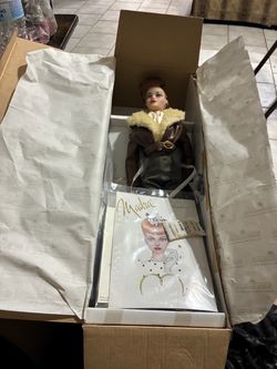 Madra "Turbulence" Collector Doll in Box