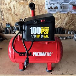 General Pneumatic 3Gal Air Compressor 
