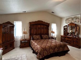 KING bedroom set for sale (read description)
