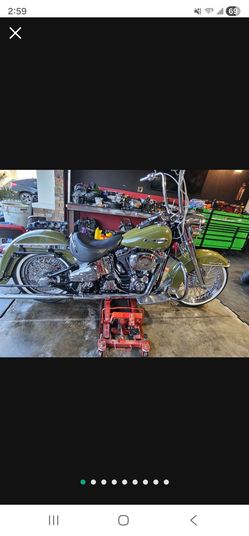 Harley Heritage Softail runs excellent