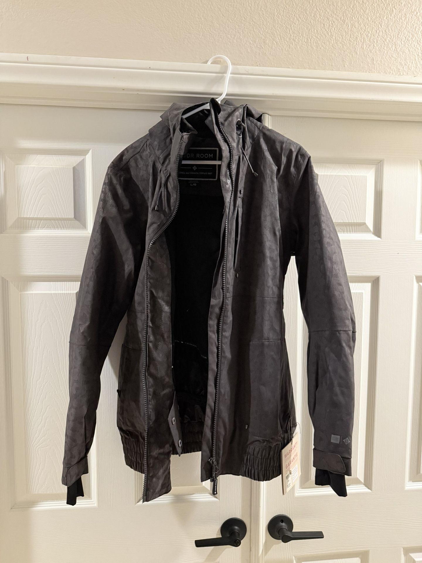 PWDR Room Women’s Relay Jacket – Size L Black Leopard Print Winter Coat Snowboarding Snow Ski Christmas Xmas Gift