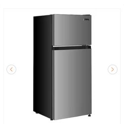 Magic Chef Fridge With Freezer