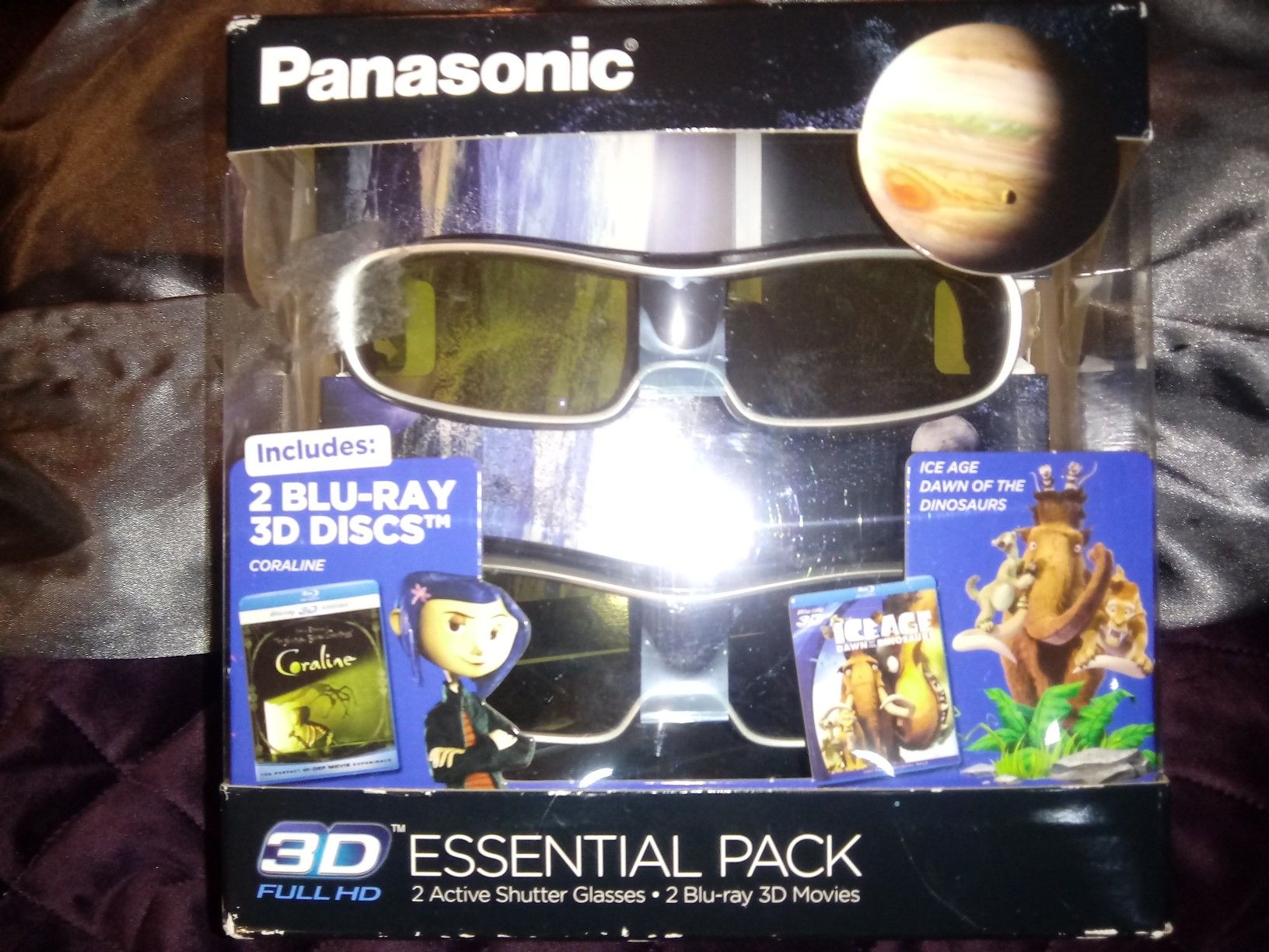 3d HD glasses and two 3d blue-ray dvds