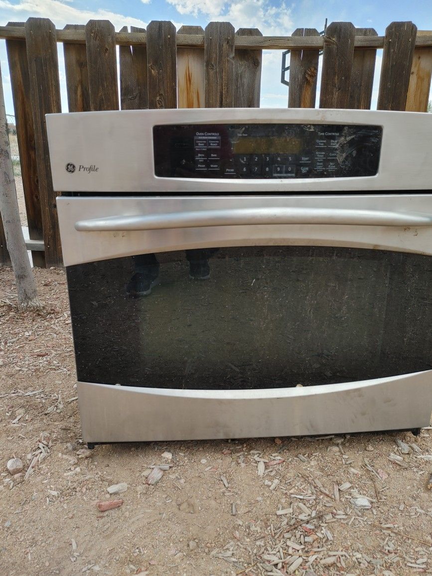 General Electric Electric Stove