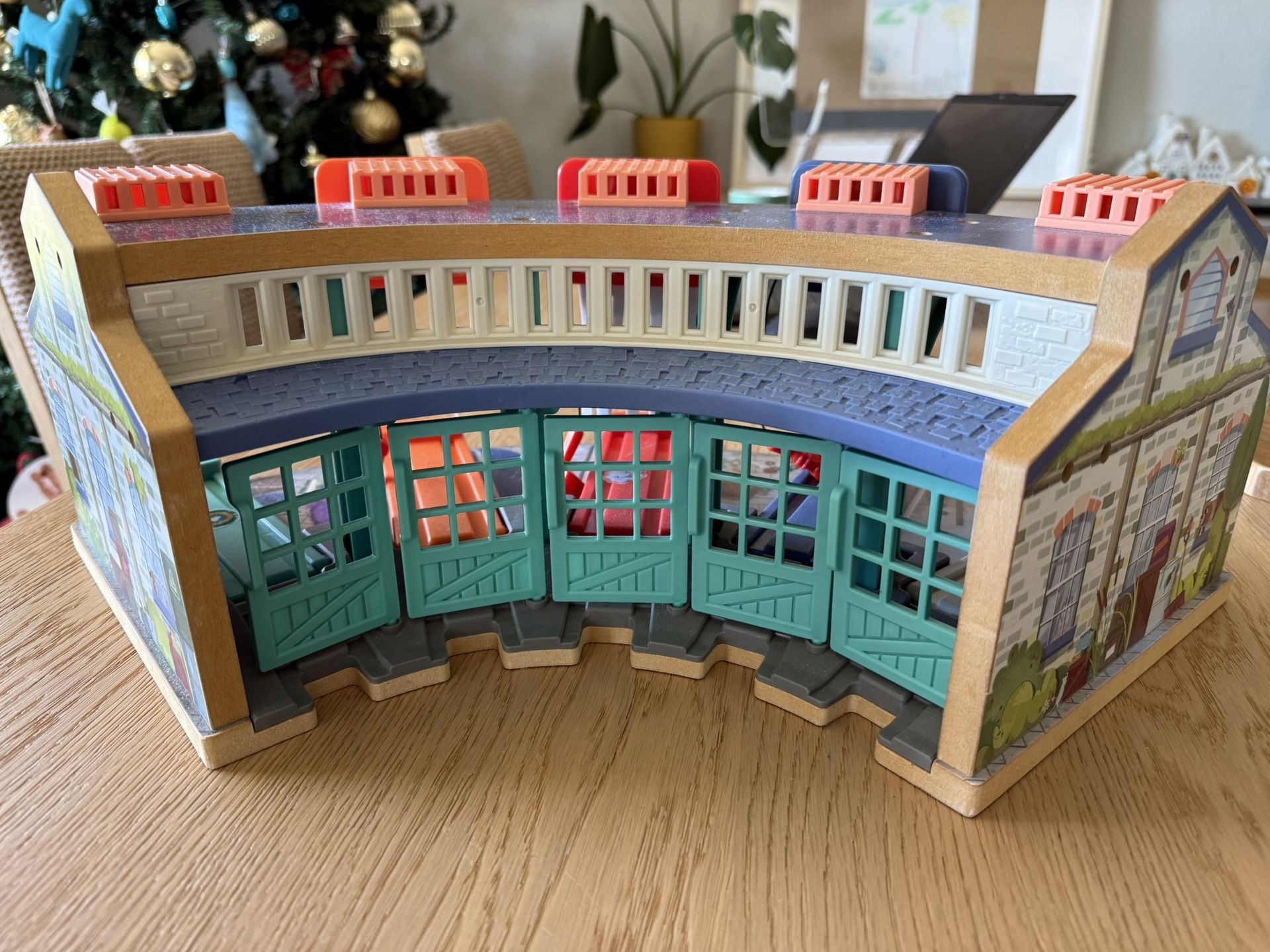 Thomas & Friends Wooden Railway Tidmouth Sheds Starter Train Set