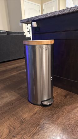 Stainless Steel Step Trash Can with Bamboo Lid