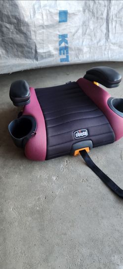 Carseat booster and backpack with lunch bag