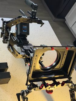 Shoulder rig camera shoulder rig