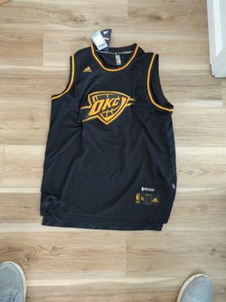 NEVER WORN! Oklahoma City Thunder Kevin Durant 35 Jersey Kids XL for Sale  in Alhambra, CA - OfferUp